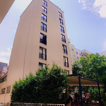 Qama Hotel Pristina Exterior photo